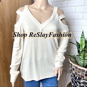 Guess Open shoulder v-neck pullover knit sweater Sz small.